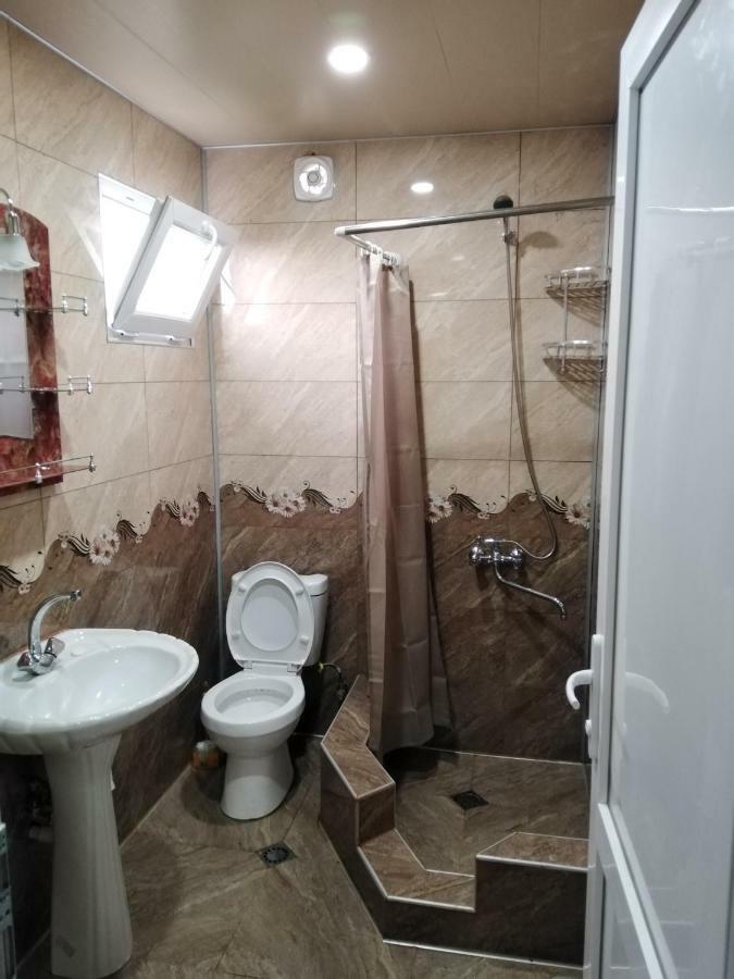 Гостевой дом Элько Зугдиди Экстерьер фото